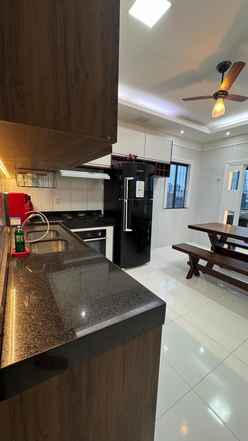 Kitchen or kitchenette, Dining area, oven, stove