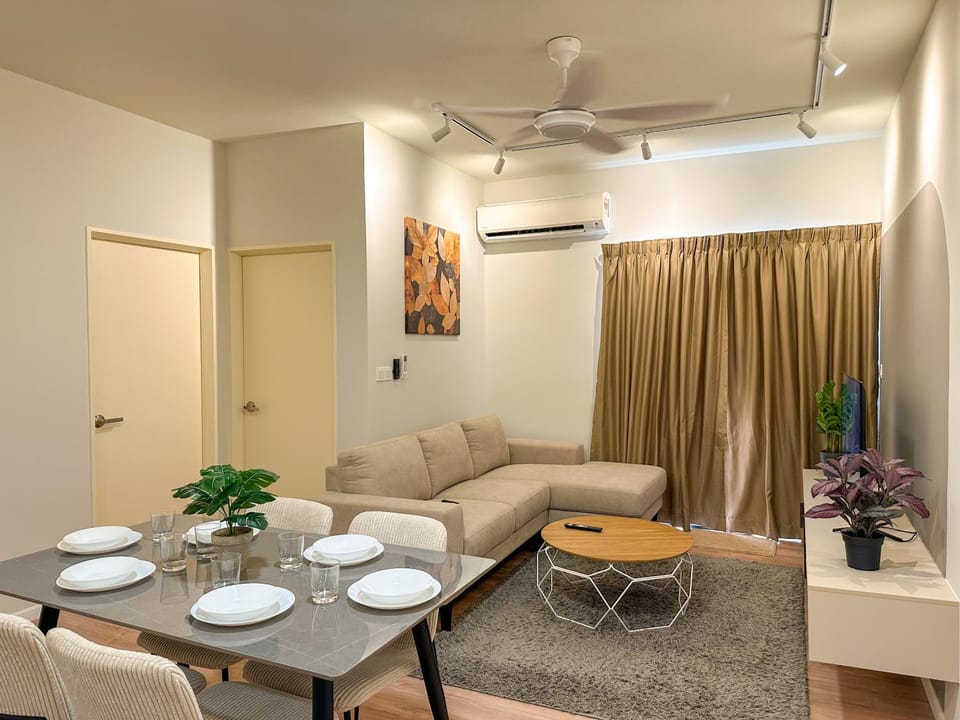 Living room, Dining area, air conditioner