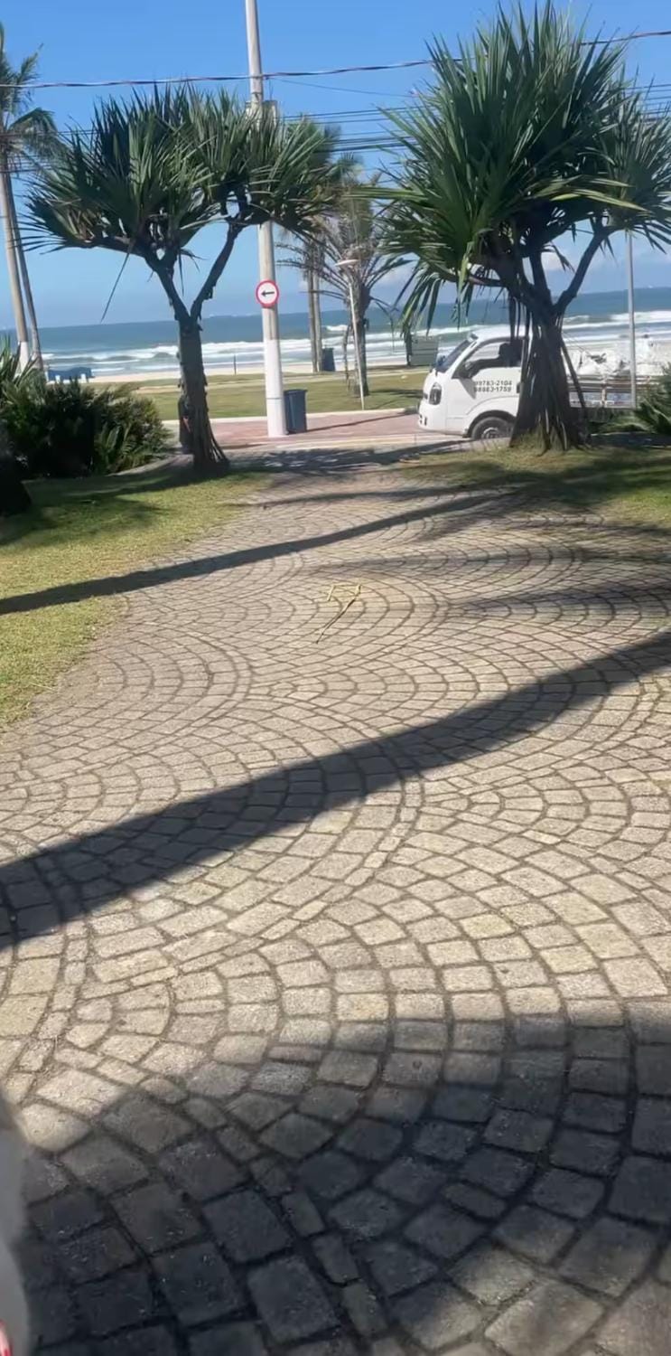 Ap 3 dorms, 5 min da praia da Enseada Apartment in State of São Paulo