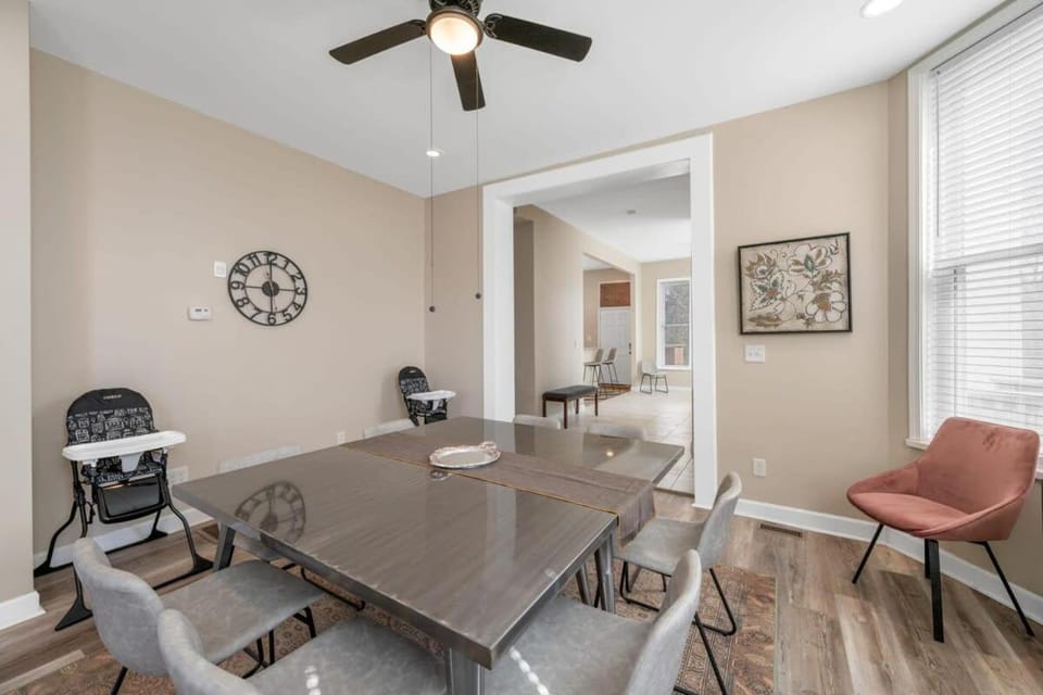 Magnificent 5BR Beauty ABODEbucks House in Saint Louis