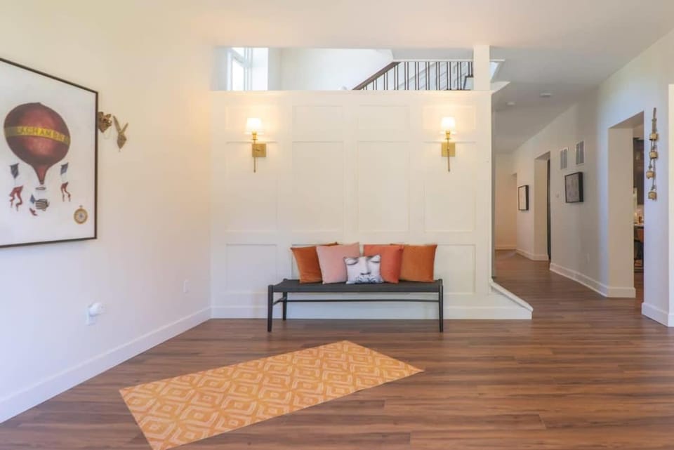Grand La Chambre in CWE 5BR 4BA ABODEbucks House in Saint Louis