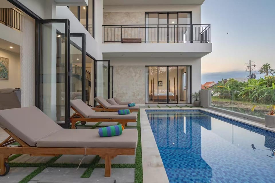 Zen Villa - Central Canggu Apartment in North Kuta