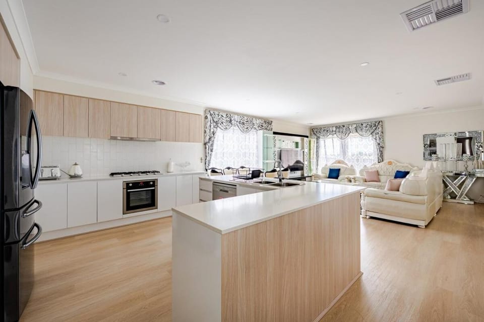 Neat and tidy house House in Melbourne