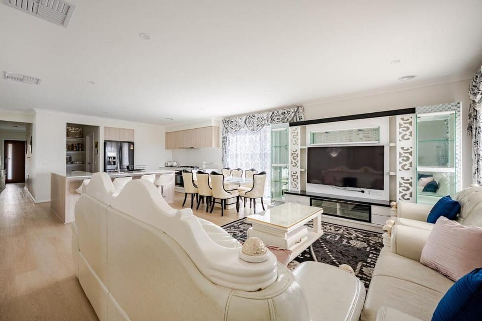 Neat and tidy house House in Melbourne