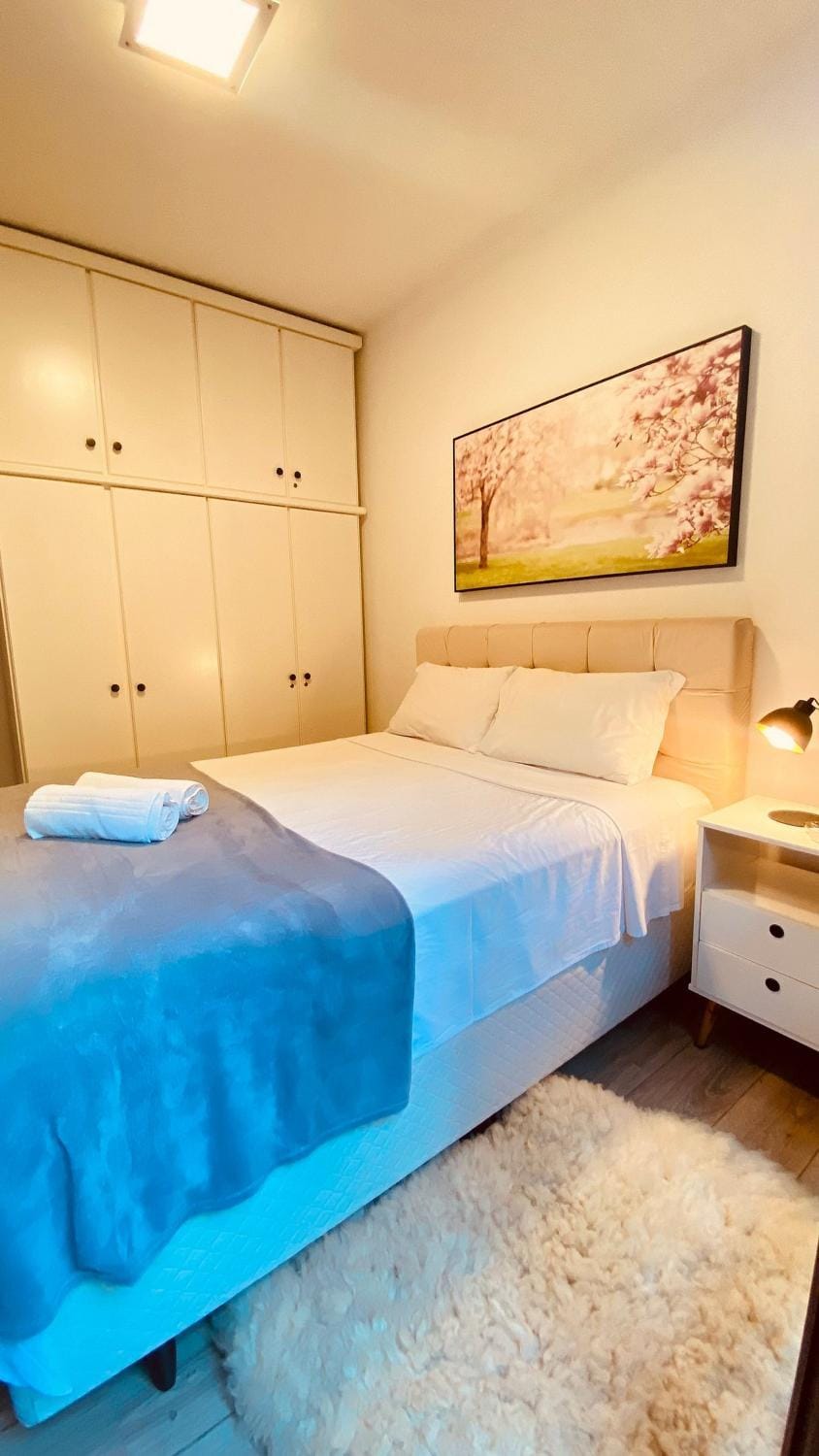Próximo ao centro, Ar, varanda e churrasqueira! Apartment in Gramado