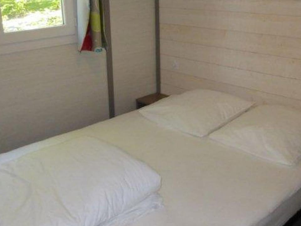 Chalet cosy pour 4 avec terrasse à Sainte-Reine-de-Bretagne - API-1-52-1741 Campground/ 
RV Resort in Pays de la Loire