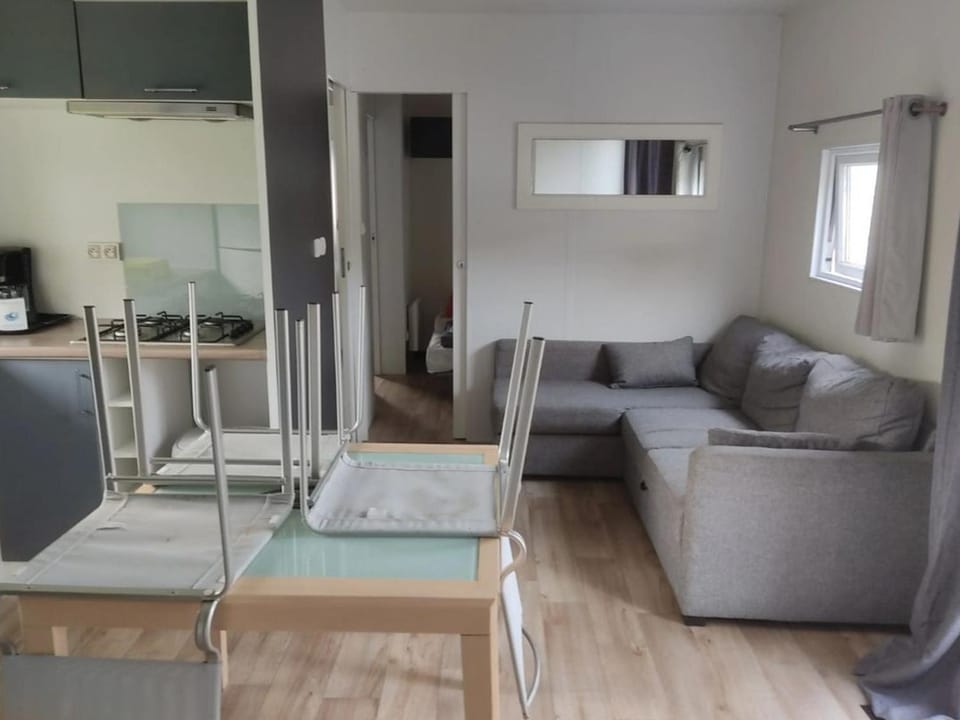 Mobil Home Confort avec Terrasse pour 6 pers. - API-1-52-1743 Campground/ 
RV Resort in Pays de la Loire