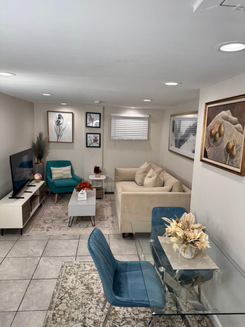 Julie's Cozy 2 Bedroom Basement Apartment Apartment in Long Island