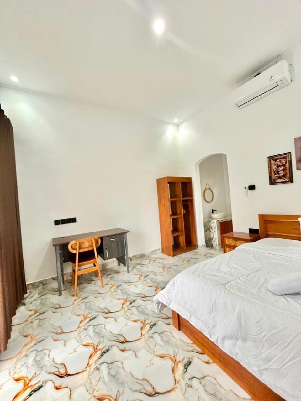 Bed, Photo of the whole room, Seating area, Bedroom, hair dresser, wardrobe, air conditioner