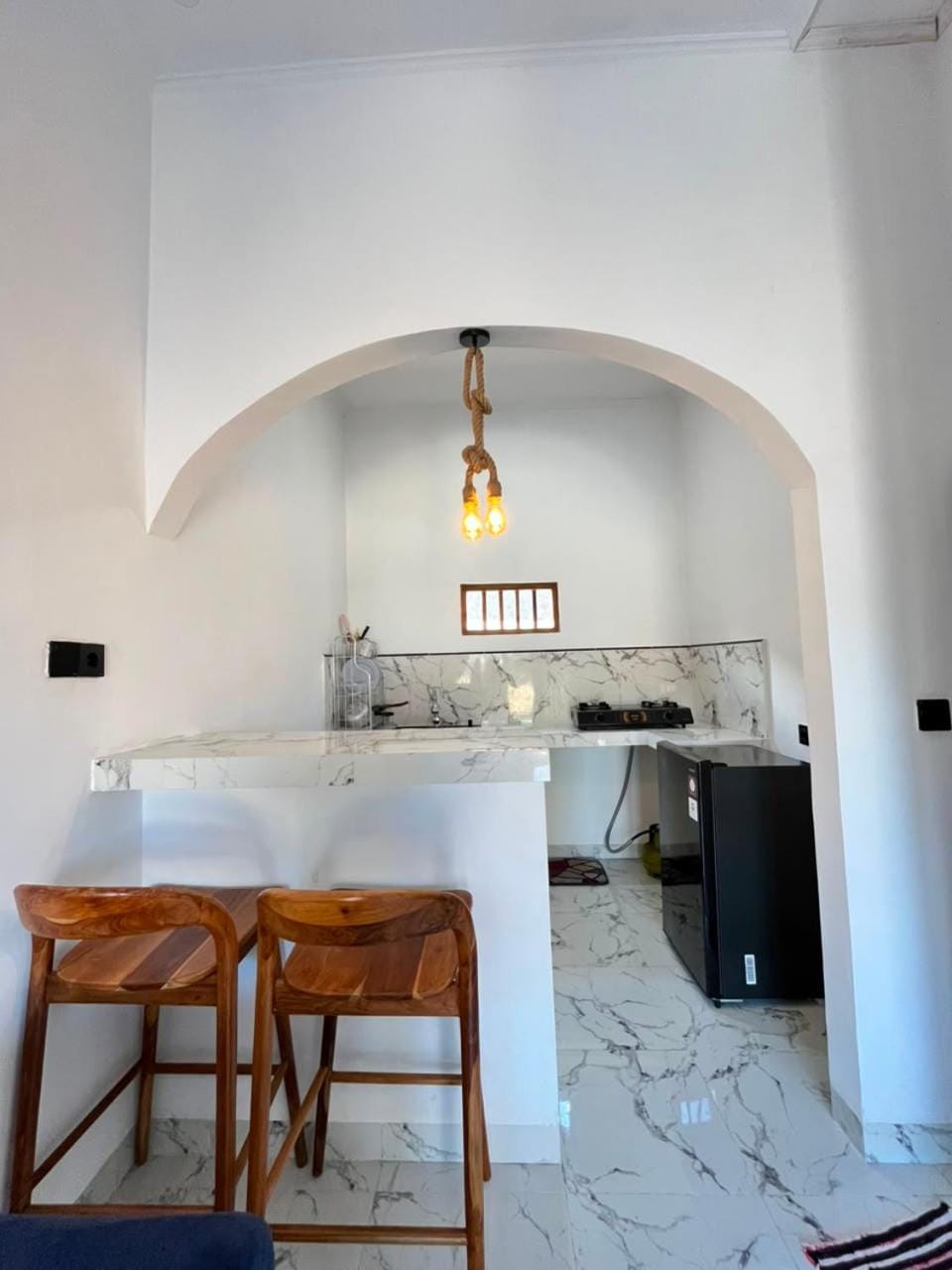 Kitchen or kitchenette, Living room, Seating area, Dining area