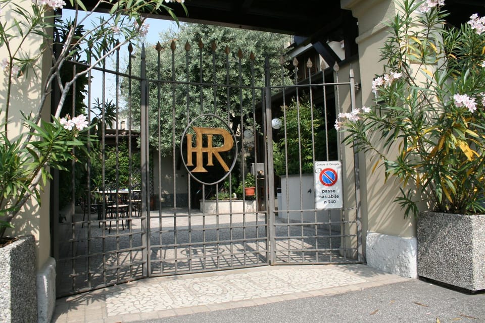 Property building, Facade/entrance, Property logo or sign