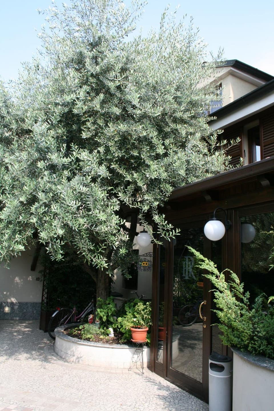 Property building, Facade/entrance