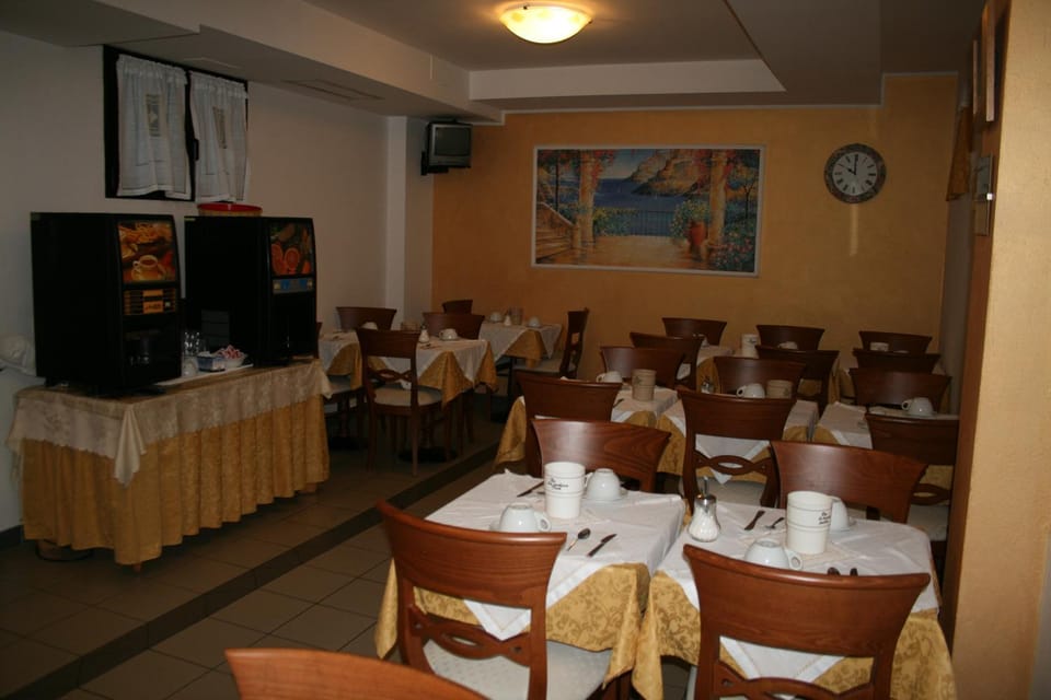 Restaurant/places to eat, Food close-up, Italian breakfast
