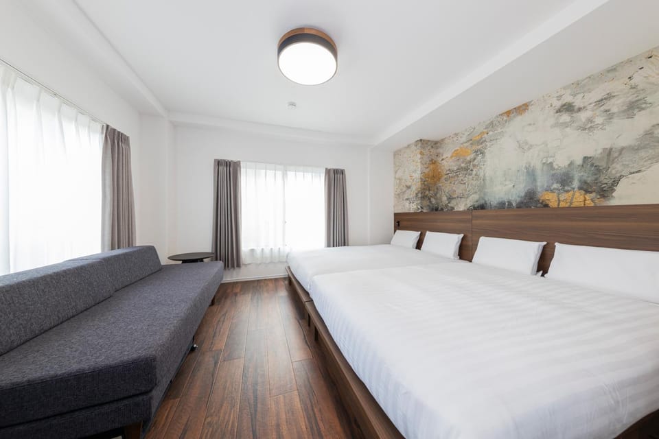 Bed, Seating area