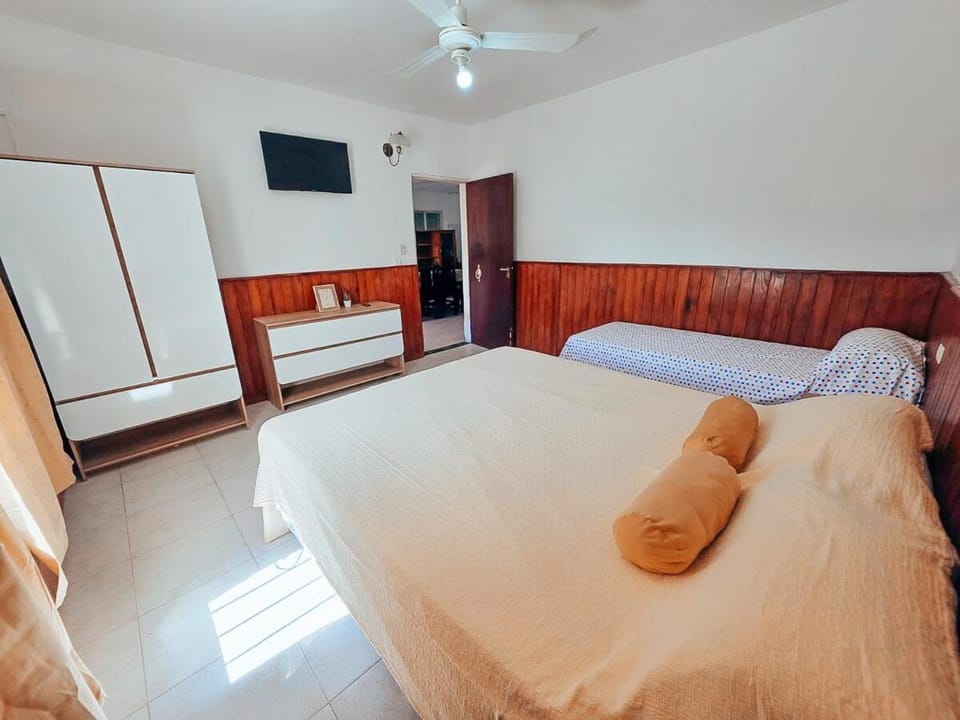 Bed, TV and multimedia, Bedroom, wardrobe