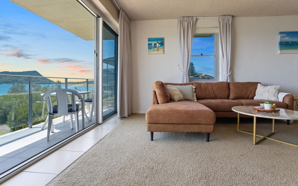 Shoal Bay Sunrise 2 BDR Waterfront Apartment Apartment in Shoal Bay
