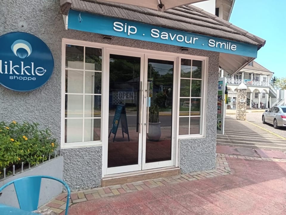 Beautiful 1 Bedroom 14 at Sandcastles Apartment hotel in Ocho Rios