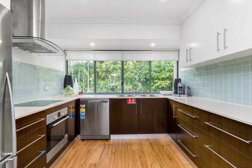 James Cook 3 Villa in Byron Bay