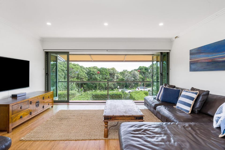 James Cook 3 Villa in Byron Bay