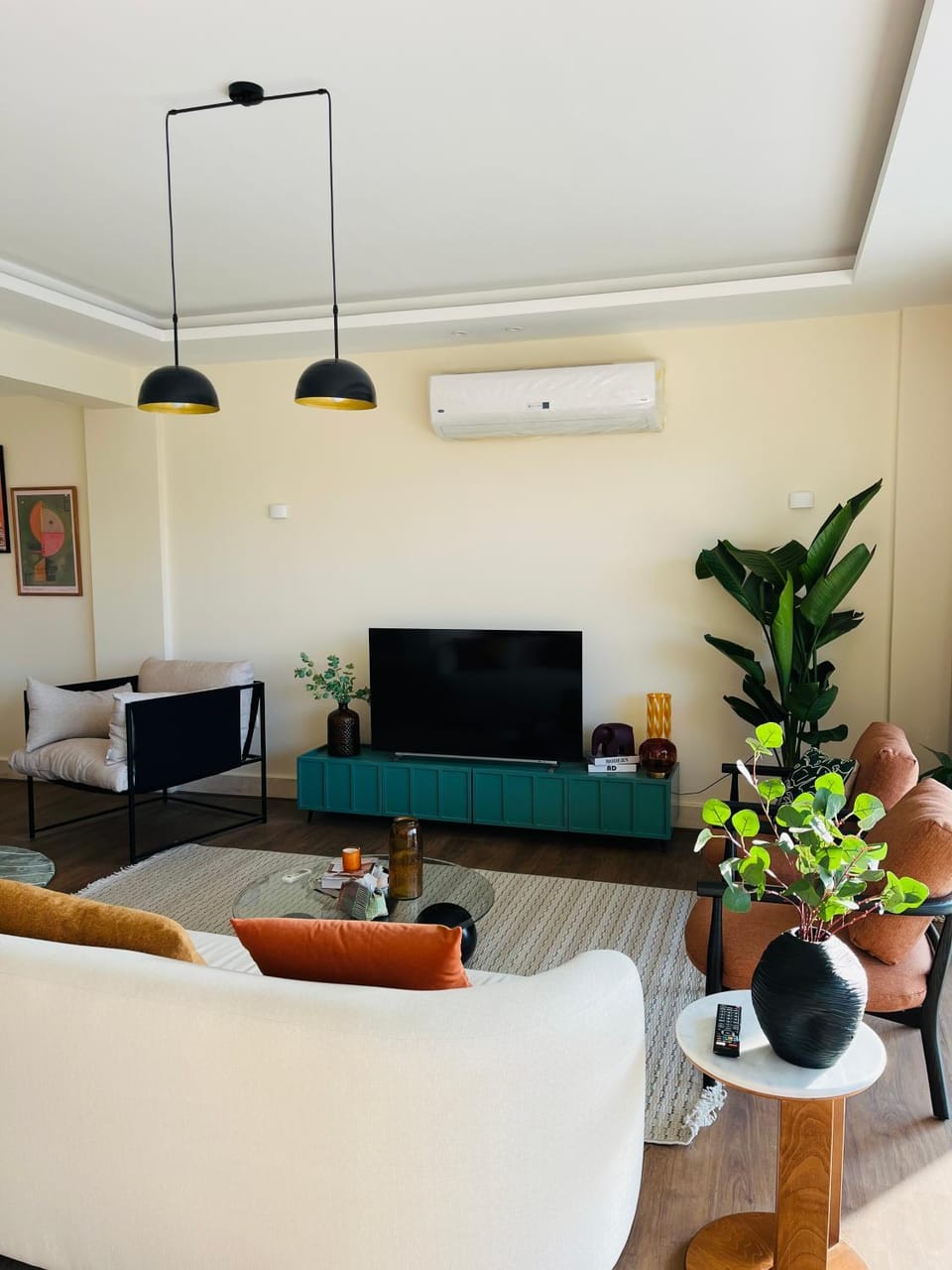 Communal lounge/ TV room, TV and multimedia, Living room, Seating area, Evening entertainment, air conditioner