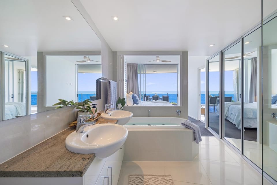 Day, Bathroom, Bedroom, Bath