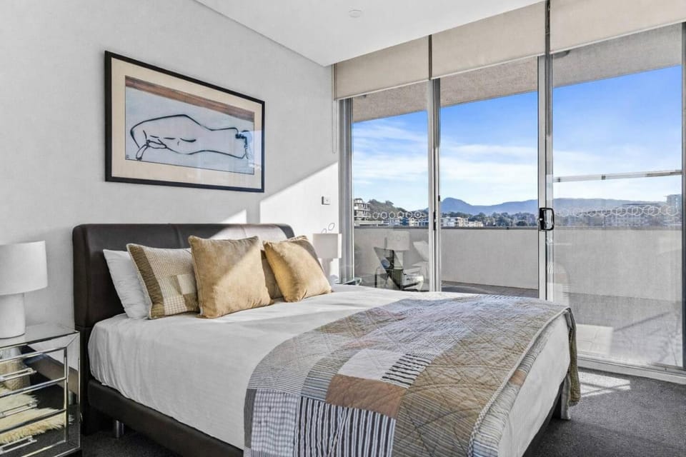Bed, Decorative detail, Bedroom, Mountain view