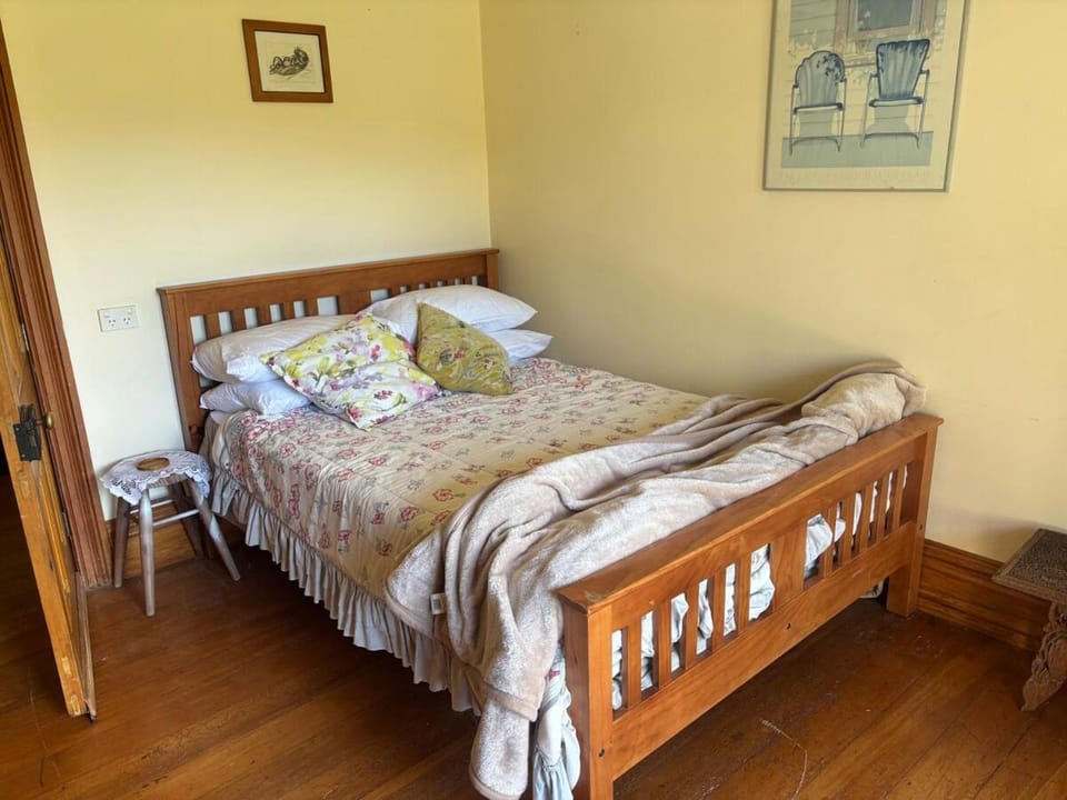 The Habitat Farm Stay House in Tasman District, Tasman, New Zealand