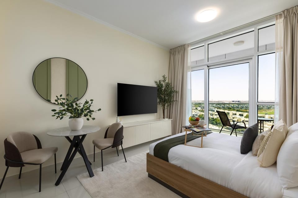 Bed, Seating area, Bedroom