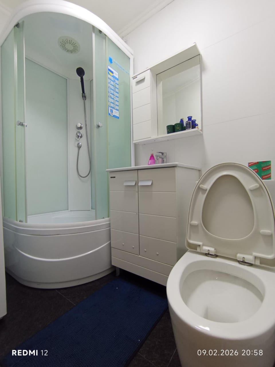 Shower, Toilet