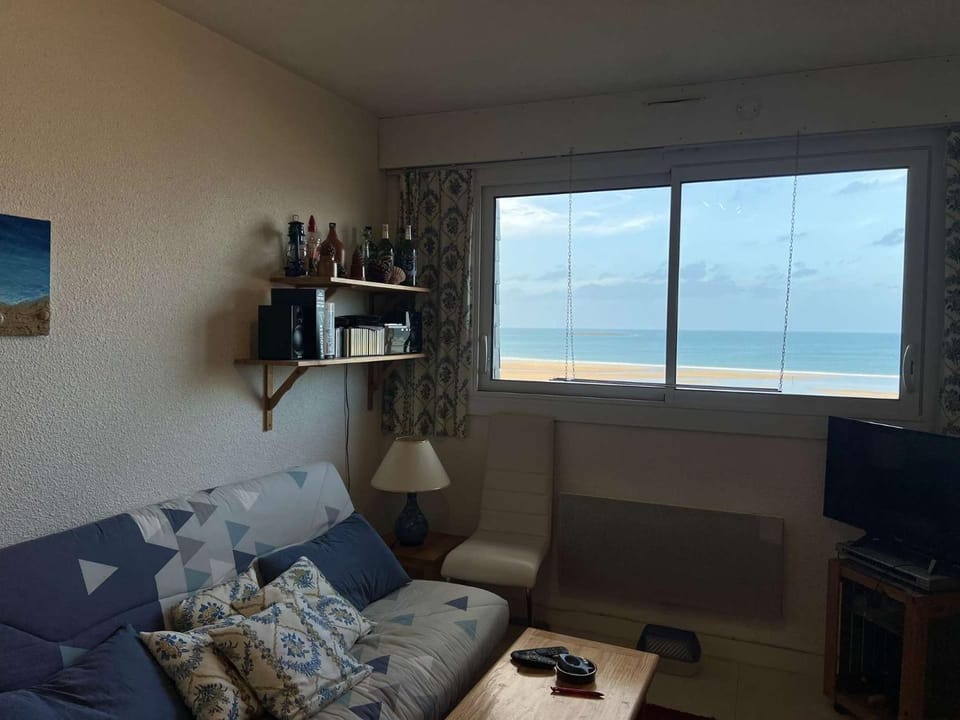 116 - Appartement avec vue sur la grande plage. Apartment in Brittany