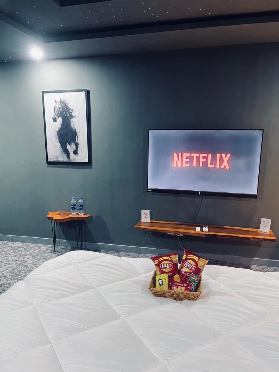 TV and multimedia, Food and drinks, Food