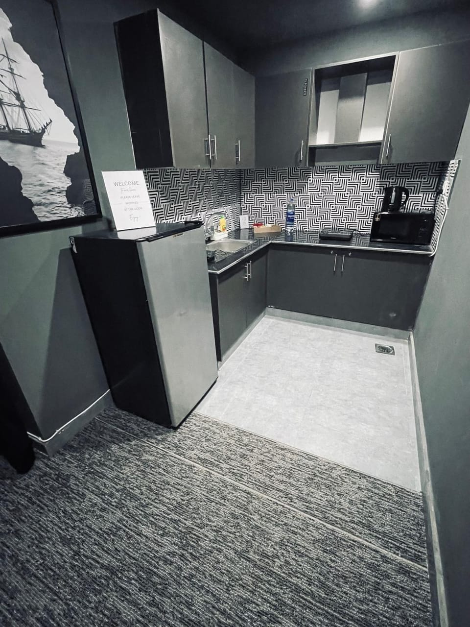 Kitchen or kitchenette