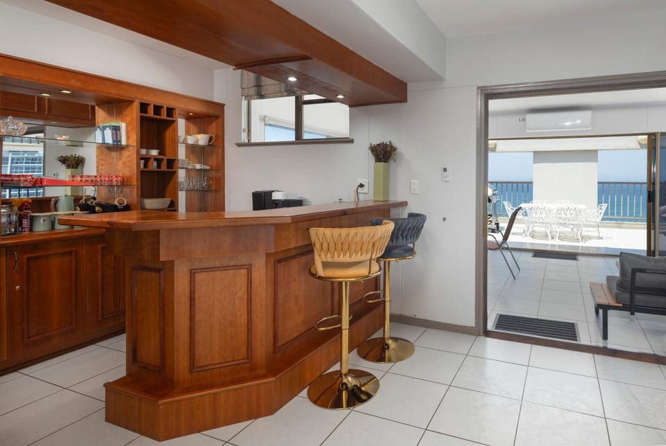 Lounge or bar, Entertainment