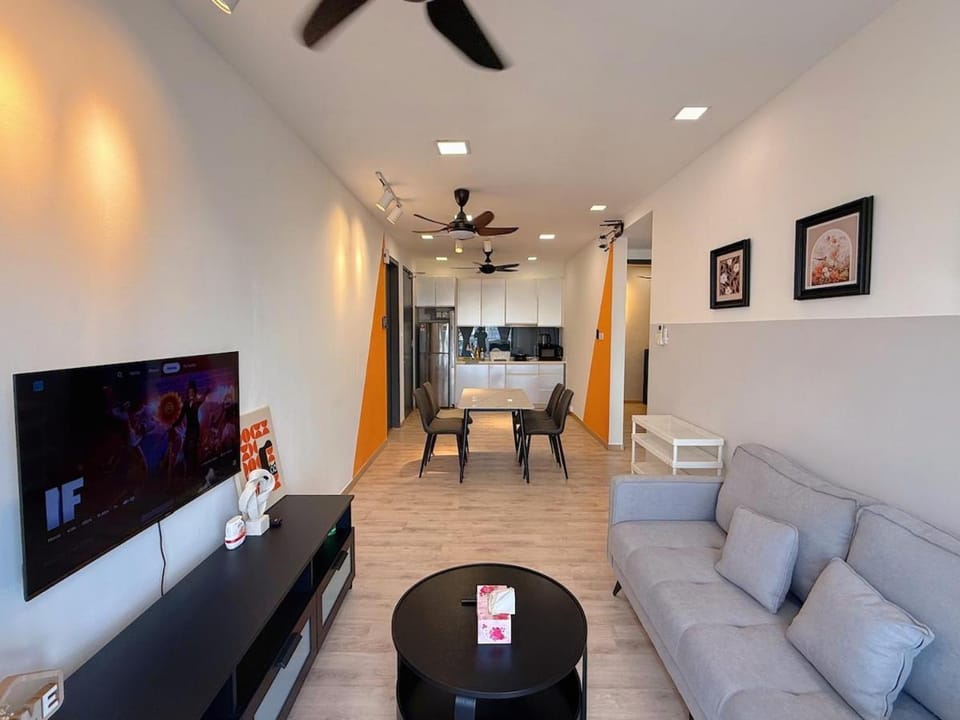TV and multimedia, Living room, Seating area, Dining area, kitchen