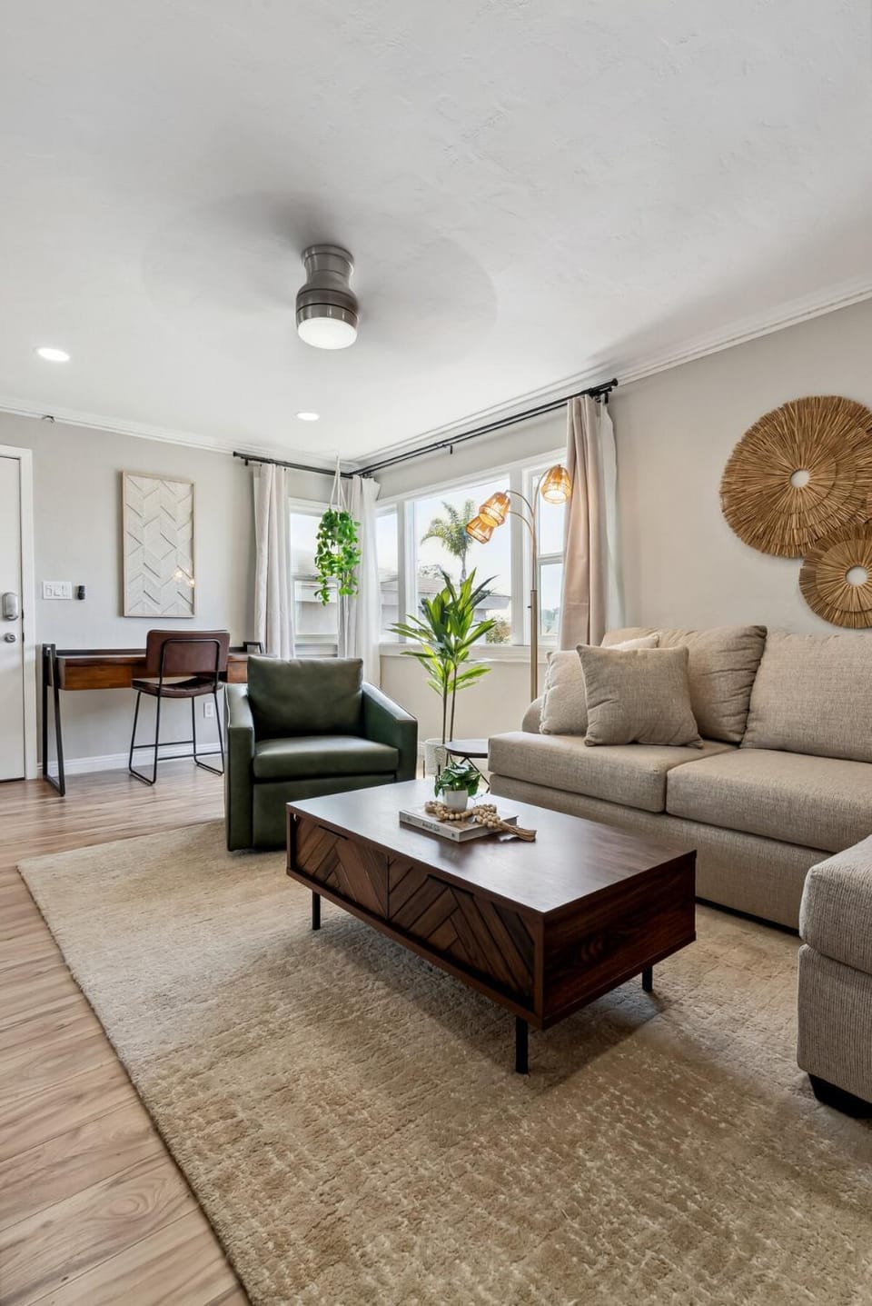 Bohemian Seaside by Coastline Vacation Rentals Apartment in Mission Bay