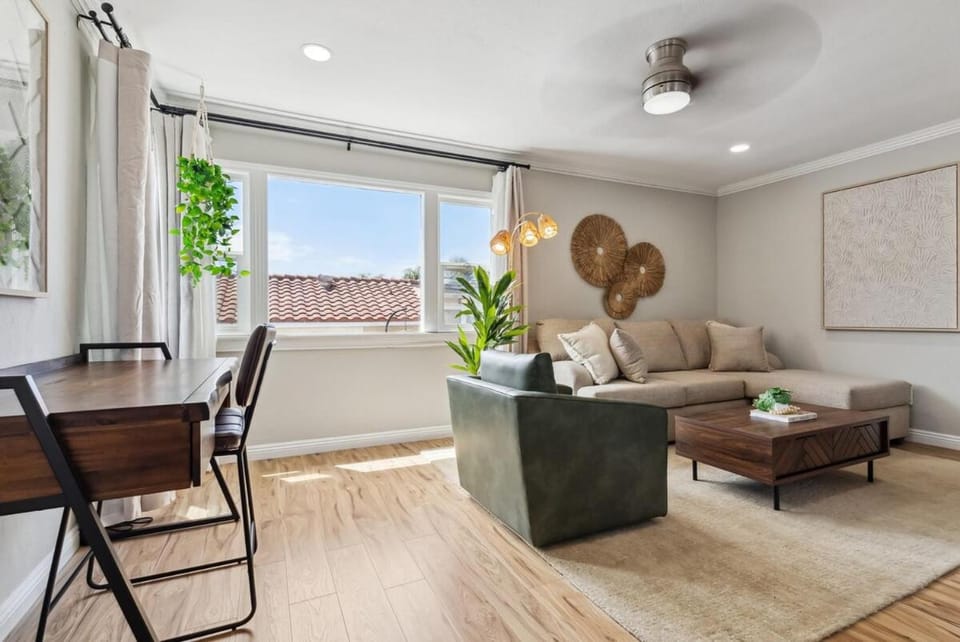 Bohemian Seaside by Coastline Vacation Rentals Apartment in Mission Bay