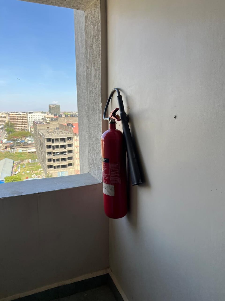 The White Dove Studio, a Luxury City Retreat overlooking JKIA Airport Apartment in Nairobi County