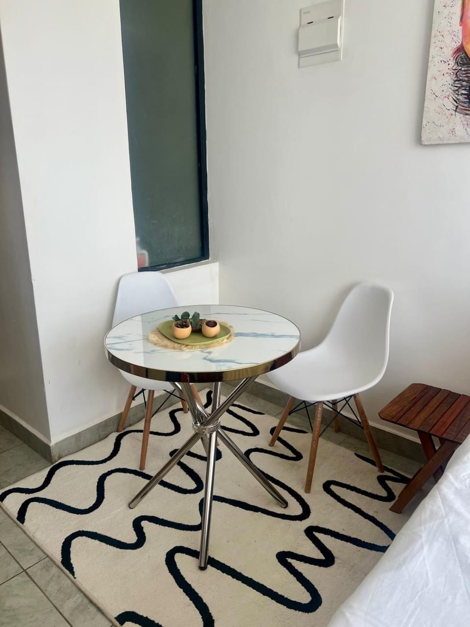The White Dove Studio, a Luxury City Retreat overlooking JKIA Airport Apartment in Nairobi County