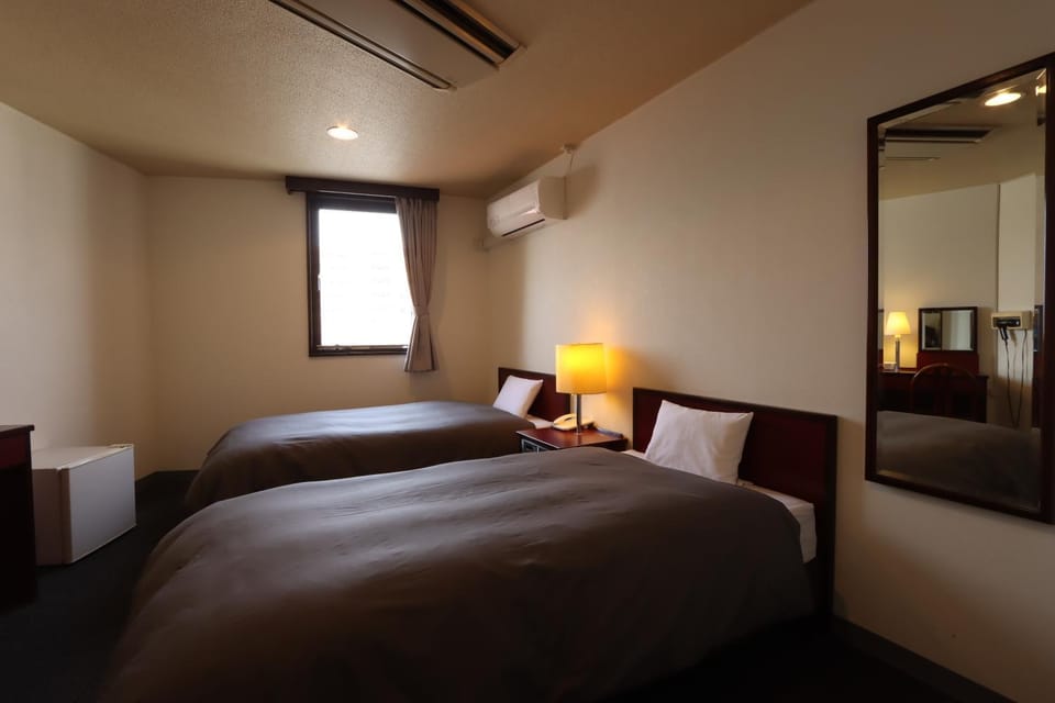 Bed, Photo of the whole room, Bedroom, air conditioner