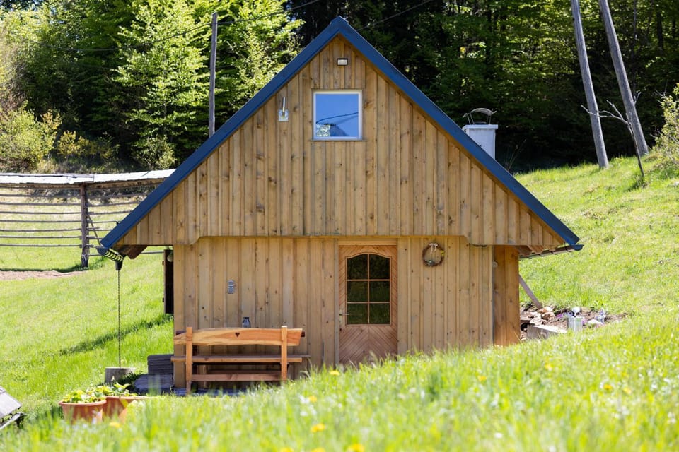 Property building, Natural landscape, Garden view