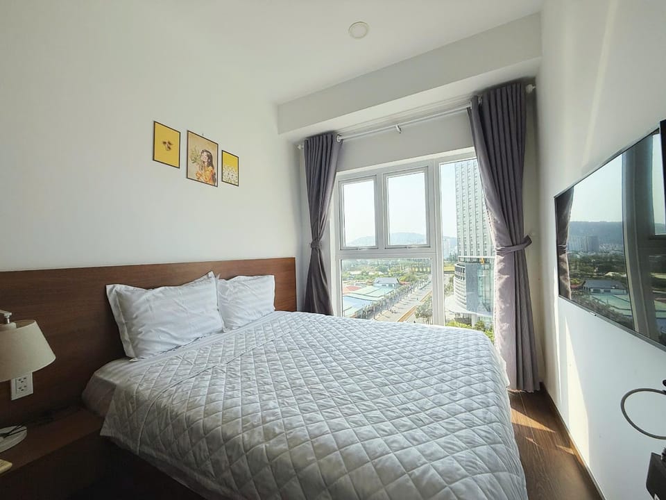 Bed, TV and multimedia, View (from property/room), Balcony/Terrace, Photo of the whole room, Bedroom