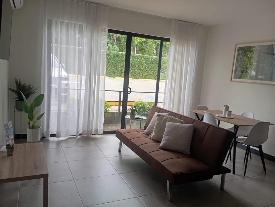 Condominio Novatriana - SJO Airport Apartment in Alajuela