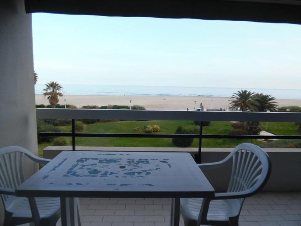 Studio cabine vue mer, Terrasses du Levant, parking Canet Sud 4TLEV20 Cabin in Canet-en-Roussillon