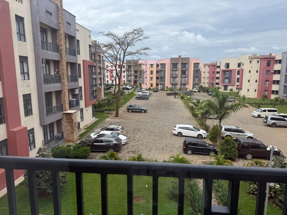Elegant and Serene Lakefront Haven at Pearl Marina Apartment in Uganda