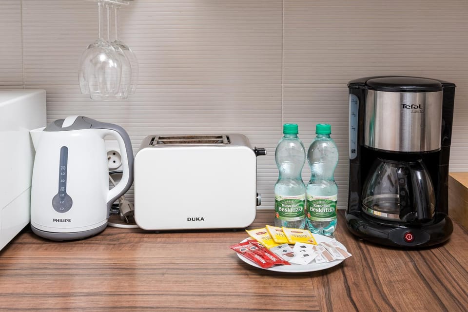 Drinks, toaster