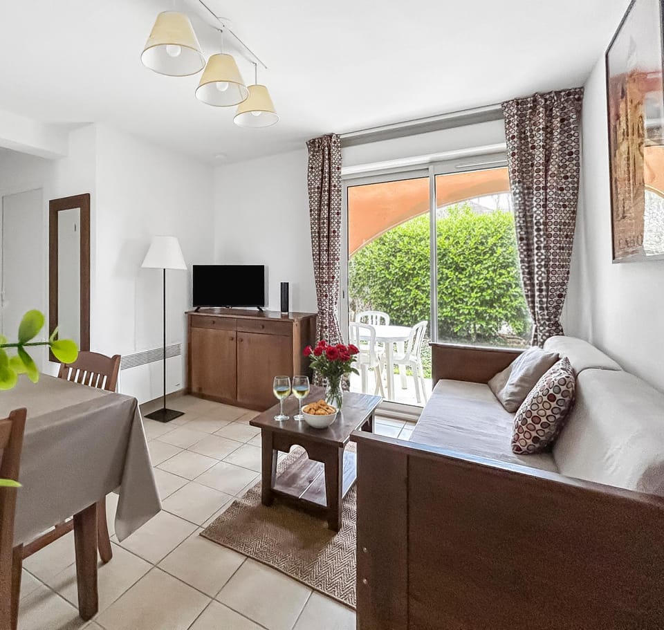 Appart avec terrasse, piscine et parking Apartment in Occitanie