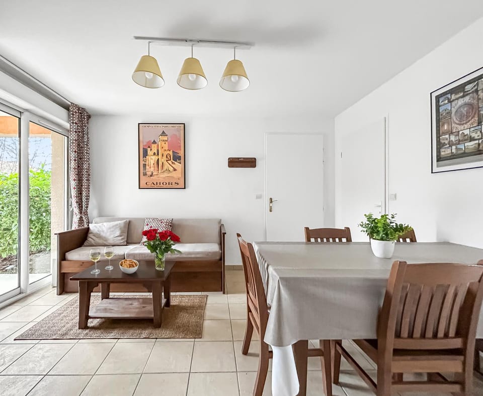 Appart avec terrasse, piscine et parking Apartment in Occitanie