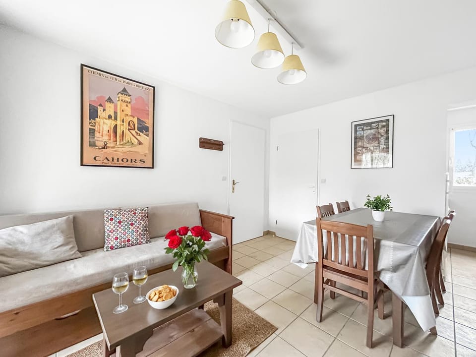 Appart avec terrasse, piscine et parking Apartment in Occitanie