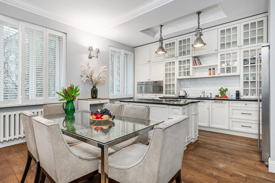 Kitchen or kitchenette, Dining area, microwave, oven, stove, kitchen