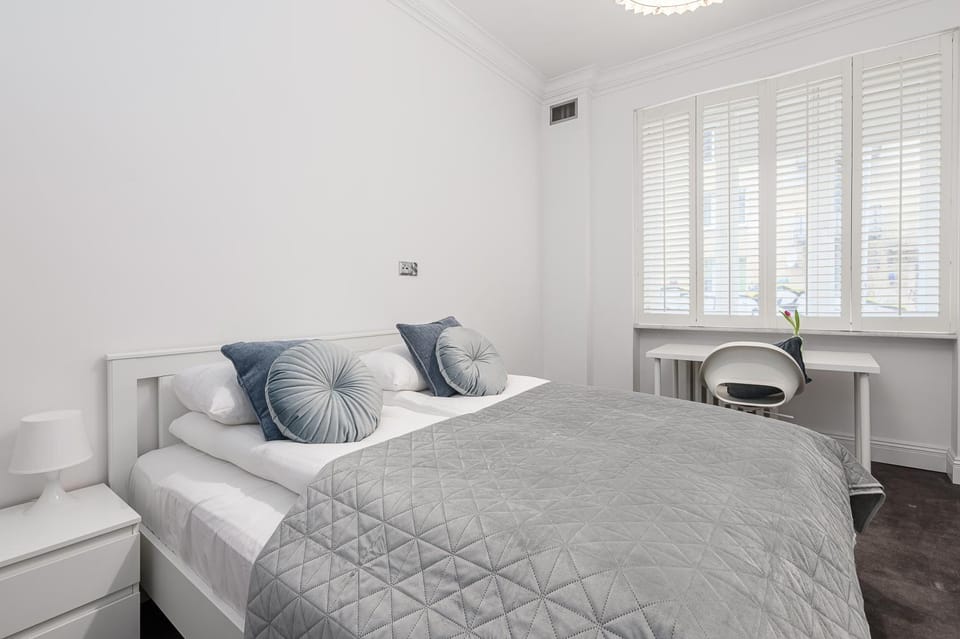 Bed, Day, Bedroom